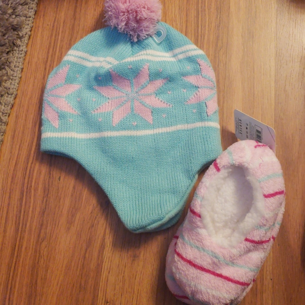 Girls cap and matching slippers